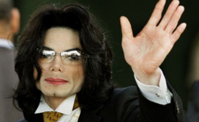 Khuon mat Michael Jackson bi pha hong the nao sau dao keo-Hinh-9